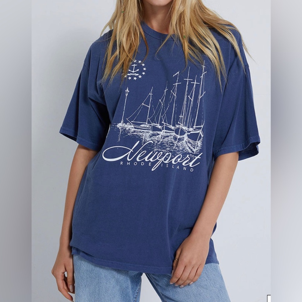 Pacsun Golden Hour Newport Boats Crest T-Shirt. Size XS/S